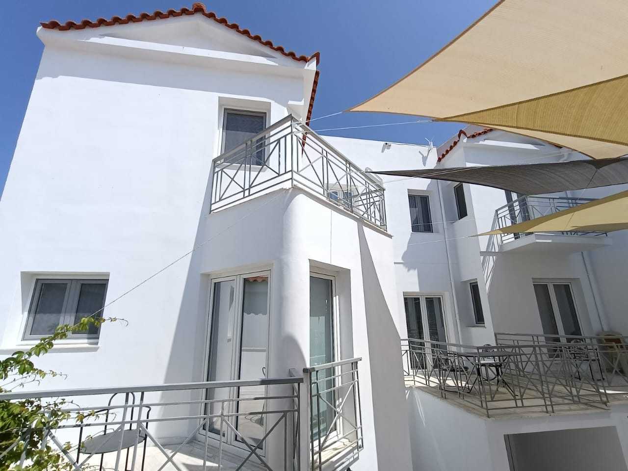 Latte%20and%20croissant