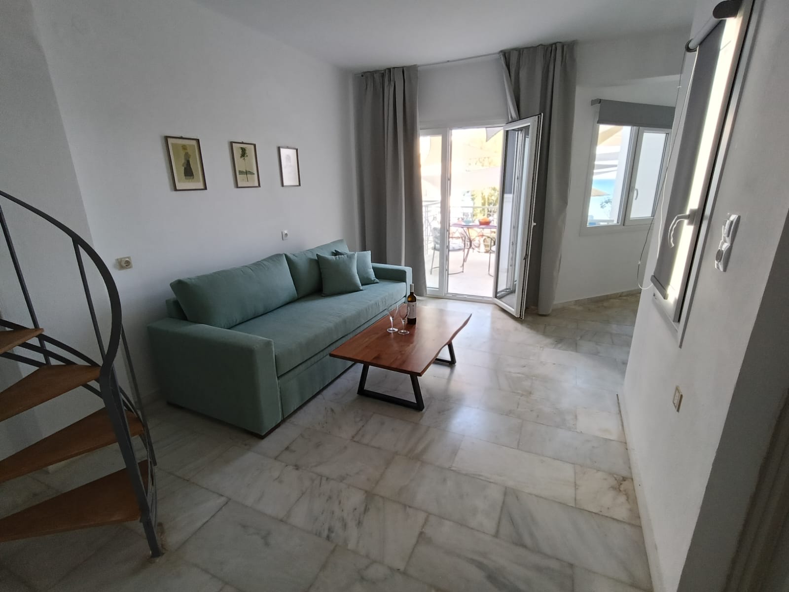 placeholder image sq