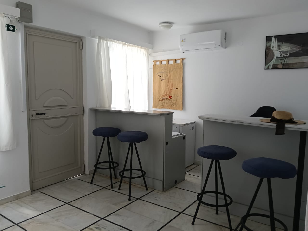 placeholder image sq